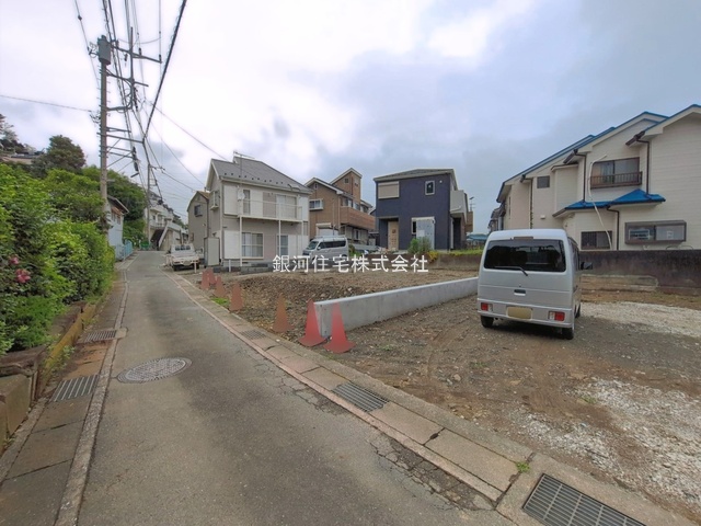 G00396295 神奈川県横須賀市太田和２丁目 新築一戸建て 3490万円 土地面積197.36m² (約59.70坪) 建物面積98.89m² (約29.91坪) 間取り４ＬＤＫ 築年月2026年07月(築１年以内)【外観16】