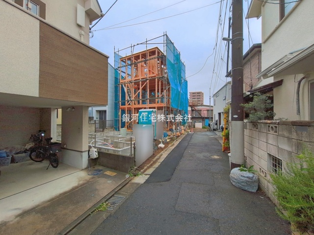 G00396298 東京都北区滝野川２丁目 新築一戸建て 8080万円 土地面積51.44m² (約15.56坪) 建物面積86.71m² (約26.22坪) 間取り２ＳＬＤＫ 築年月2026年12月【外観3】
