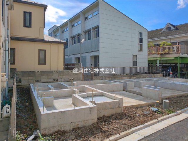 G00396298 東京都北区滝野川２丁目 新築一戸建て 8080万円 土地面積51.44m² (約15.56坪) 建物面積86.71m² (約26.22坪) 間取り２ＳＬＤＫ 築年月2026年12月【外観8】