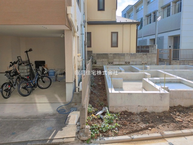 G00396298 東京都北区滝野川２丁目 新築一戸建て 8080万円 土地面積51.44m² (約15.56坪) 建物面積86.71m² (約26.22坪) 間取り２ＳＬＤＫ 築年月2026年12月【外観10】
