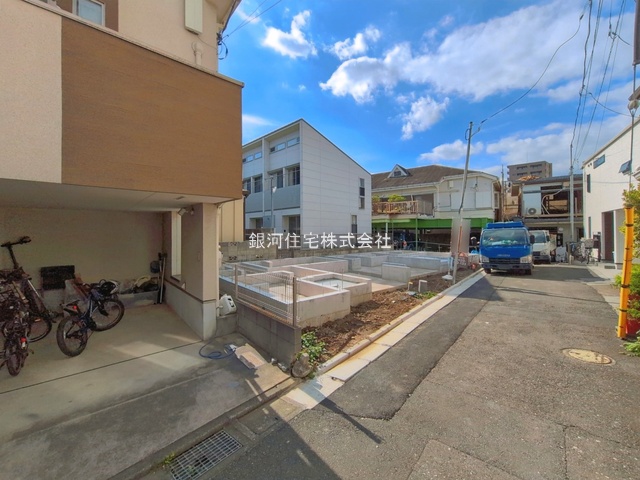 G00396298 東京都北区滝野川２丁目 新築一戸建て 8080万円 土地面積51.44m² (約15.56坪) 建物面積86.71m² (約26.22坪) 間取り２ＳＬＤＫ 築年月2026年12月【外観12】