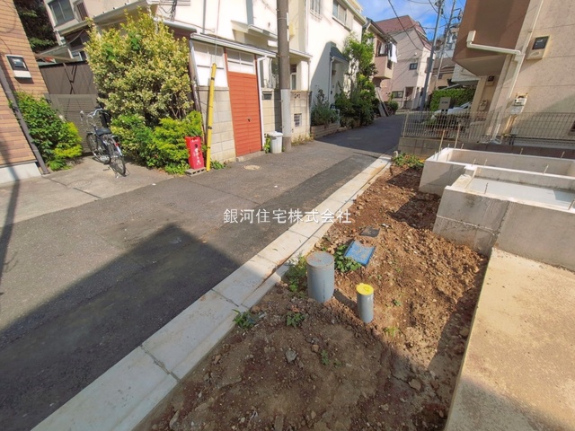 G00396298 東京都北区滝野川２丁目 新築一戸建て 8080万円 土地面積51.44m² (約15.56坪) 建物面積86.71m² (約26.22坪) 間取り２ＳＬＤＫ 築年月2026年12月【外観17】