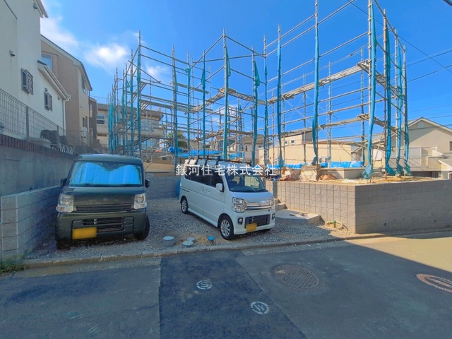 G00396302 神奈川県横浜市金沢区富岡西１丁目 新築一戸建て 6580万円 土地面積183.16m² (約55.40坪) 建物面積105.99m² (約32.06坪) 間取り４ＬＤＫ 築年月2026年11月【外観2】