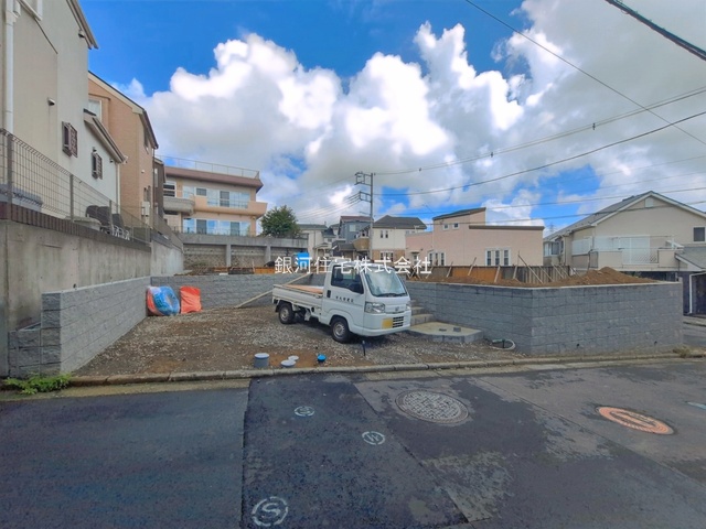 G00396302 神奈川県横浜市金沢区富岡西１丁目 新築一戸建て 6580万円 土地面積183.16m² (約55.40坪) 建物面積105.99m² (約32.06坪) 間取り４ＬＤＫ 築年月2026年11月【外観4】