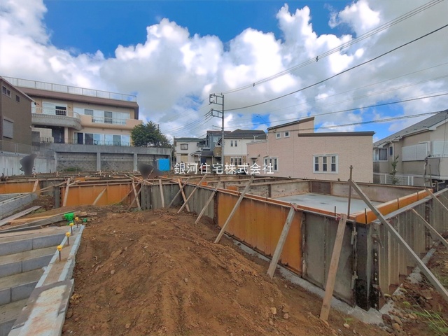 G00396302 神奈川県横浜市金沢区富岡西１丁目 新築一戸建て 6580万円 土地面積183.16m² (約55.40坪) 建物面積105.99m² (約32.06坪) 間取り４ＬＤＫ 築年月2026年11月【外観5】