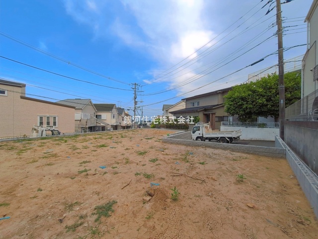G00396302 神奈川県横浜市金沢区富岡西１丁目 新築一戸建て 6580万円 土地面積183.16m² (約55.40坪) 建物面積105.99m² (約32.06坪) 間取り４ＬＤＫ 築年月2026年11月【外観7】
