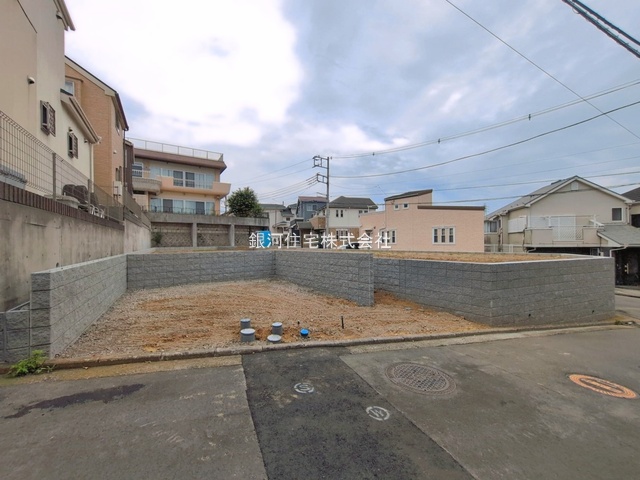 G00396302 神奈川県横浜市金沢区富岡西１丁目 新築一戸建て 6580万円 土地面積183.16m² (約55.40坪) 建物面積105.99m² (約32.06坪) 間取り４ＬＤＫ 築年月2026年11月【外観10】