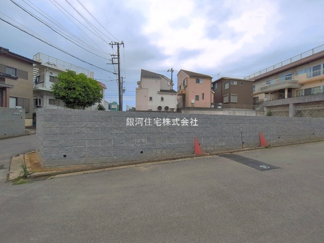 G00396302 神奈川県横浜市金沢区富岡西１丁目 新築一戸建て 6580万円 土地面積183.16m² (約55.40坪) 建物面積105.99m² (約32.06坪) 間取り４ＬＤＫ 築年月2026年11月【外観11】