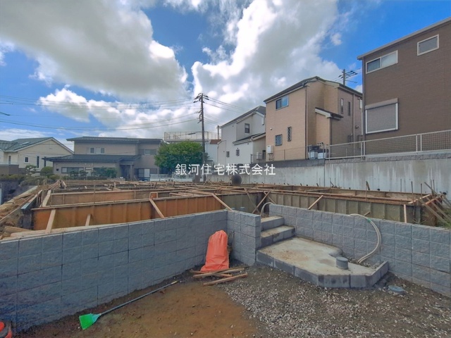G00396303 神奈川県横浜市金沢区富岡西１丁目 新築一戸建て 6380万円 土地面積150.20m² (約45.43坪) 建物面積115.92m² (約35.06坪) 間取り４ＬＤＫ 築年月2026年11月【外観4】