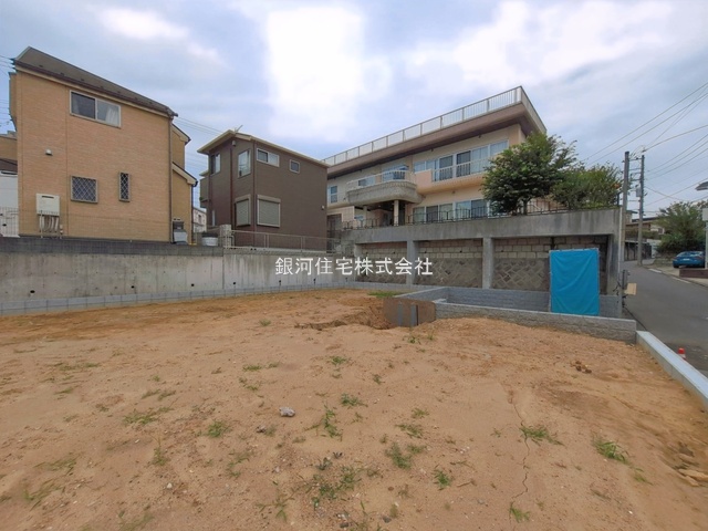G00396303 神奈川県横浜市金沢区富岡西１丁目 新築一戸建て 6380万円 土地面積150.20m² (約45.43坪) 建物面積115.92m² (約35.06坪) 間取り４ＬＤＫ 築年月2026年11月【外観17】