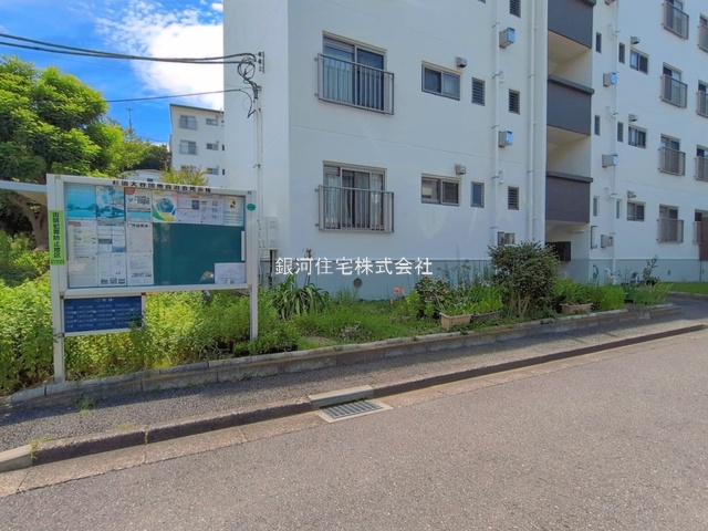 G00396406 神奈川県横浜市磯子区杉田７丁目 中古マンション 1690万円 専有面積56.91m² (約17.21坪) 間取り３ＤＫ 所在階3階 築年月1973年03月(築53年)【外観5】
