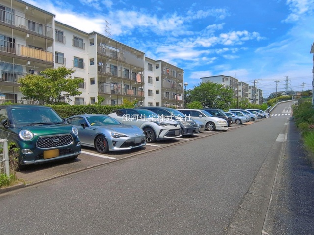 G00396406 神奈川県横浜市磯子区杉田７丁目 中古マンション 1690万円 専有面積56.91m² (約17.21坪) 間取り３ＤＫ 所在階3階 築年月1973年03月(築53年)【外観7】