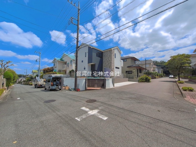 G00396433 東京都町田市三輪緑山２丁目 新築一戸建て 5790万円 土地面積193.38m² (約58.49坪) 建物面積108.47m² (約32.81坪) 間取り４ＬＤＫ 築年月2026年08月(築１年以内)【外観3】