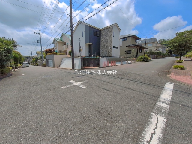 G00396433 東京都町田市三輪緑山２丁目 新築一戸建て 5790万円 土地面積193.38m² (約58.49坪) 建物面積108.47m² (約32.81坪) 間取り４ＬＤＫ 築年月2026年08月(築１年以内)【外観6】