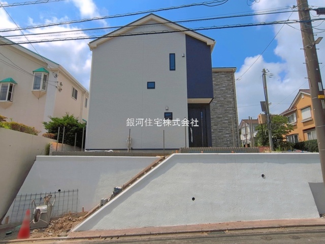 G00396433 東京都町田市三輪緑山２丁目 新築一戸建て 5790万円 土地面積193.38m² (約58.49坪) 建物面積108.47m² (約32.81坪) 間取り４ＬＤＫ 築年月2026年08月(築１年以内)【外観11】