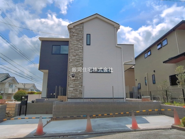G00396433 東京都町田市三輪緑山２丁目 新築一戸建て 5790万円 土地面積193.38m² (約58.49坪) 建物面積108.47m² (約32.81坪) 間取り４ＬＤＫ 築年月2026年08月(築１年以内)【外観12】