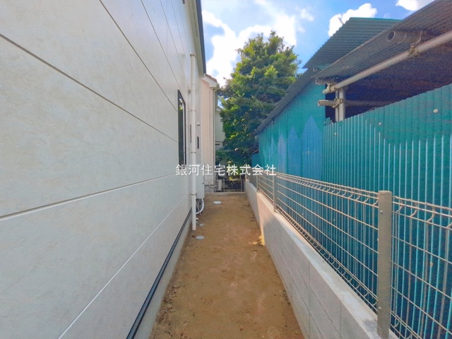 G00396509 東京都小金井市東町１丁目 新築一戸建て 9599万円 土地面積143.76m² (約43.48坪) 建物面積111.99m² (約33.87坪) 間取り４ＬＤＫ 築年月2026年08月(築１年以内)【外観5】
