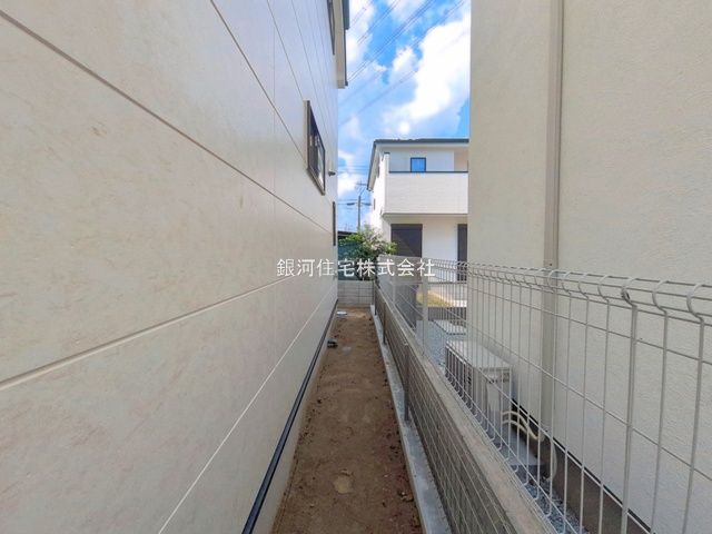 G00396509 東京都小金井市東町１丁目 新築一戸建て 9599万円 土地面積143.76m² (約43.48坪) 建物面積111.99m² (約33.87坪) 間取り４ＬＤＫ 築年月2026年08月(築１年以内)【外観6】