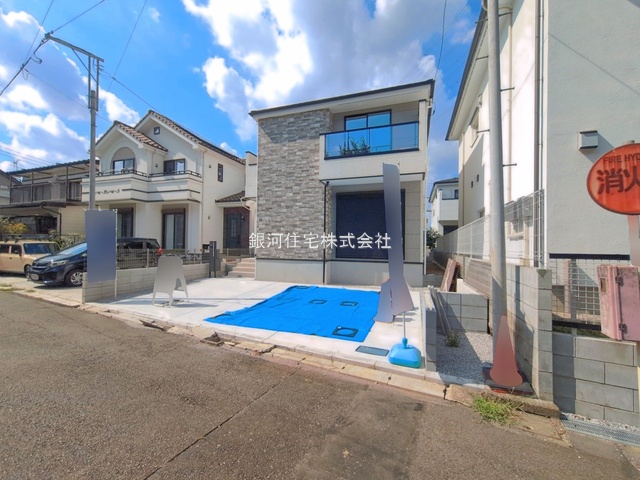 G00396509 東京都小金井市東町１丁目 新築一戸建て 9599万円 土地面積143.76m² (約43.48坪) 建物面積111.99m² (約33.87坪) 間取り４ＬＤＫ 築年月2026年08月(築１年以内)【外観9】