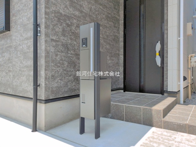 G00396759 東京都世田谷区上祖師谷２丁目 新築一戸建て 1億1949万円 土地面積118.87m² (約35.95坪) 建物面積93.98m² (約28.42坪) 間取り３ＬＤＫ 築年月2026年06月(築１年以内)【外観5】