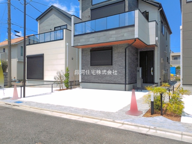 G00396759 東京都世田谷区上祖師谷２丁目 新築一戸建て 1億1949万円 土地面積118.87m² (約35.95坪) 建物面積93.98m² (約28.42坪) 間取り３ＬＤＫ 築年月2026年06月(築１年以内)【外観8】