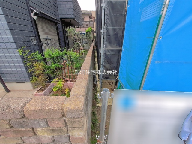 G00397193 埼玉県さいたま市大宮区寿能町２丁目 新築一戸建て 6180万円 土地面積90.43m² (約27.35坪) 建物面積97.90m² (約29.61坪) 間取り３ＬＤＫ 築年月2026年09月【外観7】