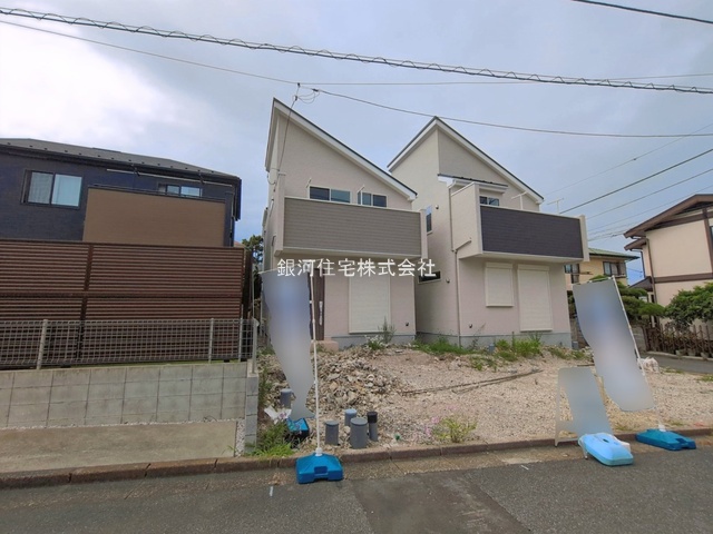 G00397195 神奈川県横須賀市公郷町６丁目 新築一戸建て 3480万円 土地面積102.76m² (約31.08坪) 建物面積81.98m² (約24.79坪) 間取り３ＬＤＫ 築年月2026年06月(築１年以内)【外観8】