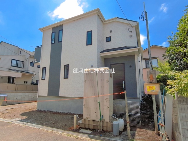 G00397330 東京都八王子市散田町２丁目 新築一戸建て 3990万円 土地面積100.11m² (約30.28坪) 建物面積79.90m² (約24.16坪) 間取り３ＬＤＫ 築年月2026年09月(築１年以内)【外観7】