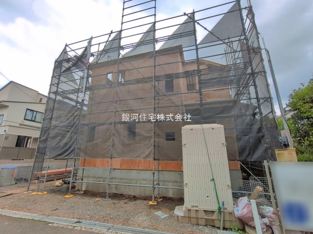 G00397330 東京都八王子市散田町２丁目 新築一戸建て 3990万円 土地面積100.11m² (約30.28坪) 建物面積79.90m² (約24.16坪) 間取り３ＬＤＫ 築年月2026年09月(築１年以内)【外観17】