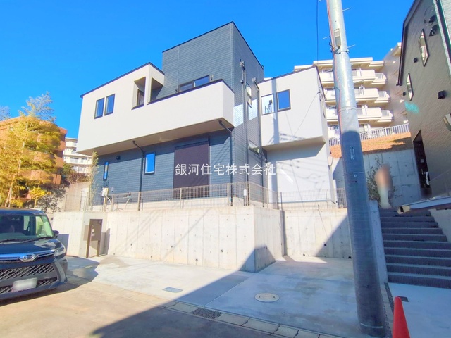 G00397395 千葉県松戸市根木内 新築一戸建て 4480万円 土地面積130.95m² (約39.61坪) 建物面積108.47m² (約32.81坪) 間取り３ＬＤＫ 築年月2025年12月(築１年以内)【外観2】