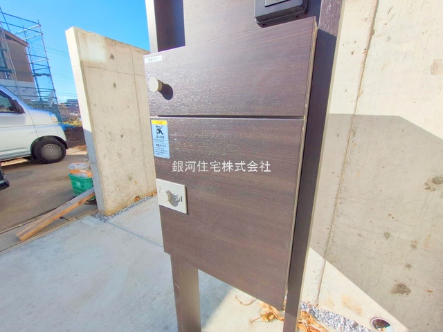 G00397395 千葉県松戸市根木内 新築一戸建て 4480万円 土地面積130.95m² (約39.61坪) 建物面積108.47m² (約32.81坪) 間取り３ＬＤＫ 築年月2025年12月(築１年以内)【外観8】
