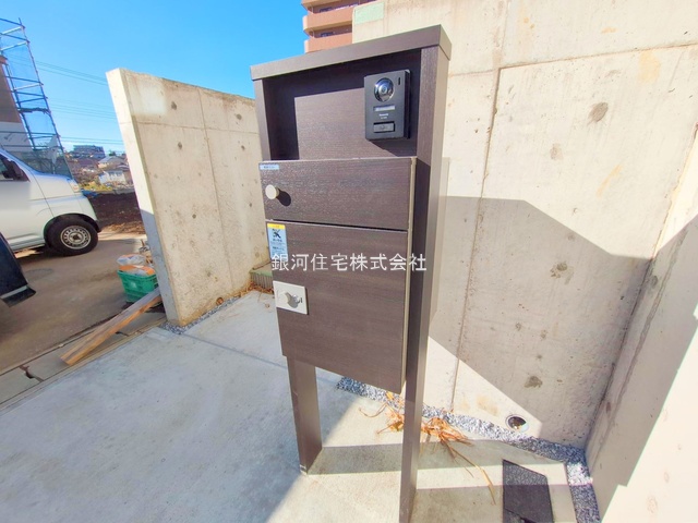 G00397395 千葉県松戸市根木内 新築一戸建て 4480万円 土地面積130.95m² (約39.61坪) 建物面積108.47m² (約32.81坪) 間取り３ＬＤＫ 築年月2025年12月(築１年以内)【外観9】