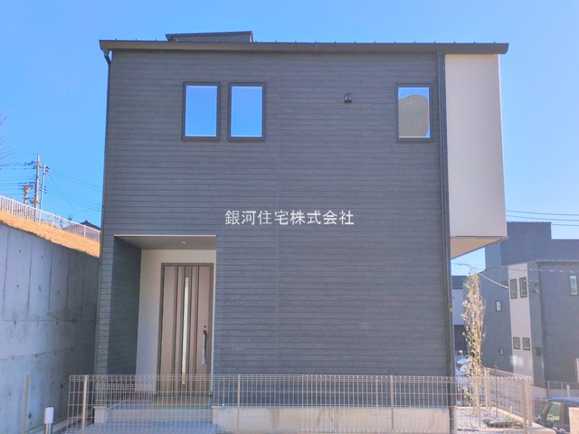 G00397395 千葉県松戸市根木内 新築一戸建て 4480万円 土地面積130.95m² (約39.61坪) 建物面積108.47m² (約32.81坪) 間取り３ＬＤＫ 築年月2025年12月(築１年以内)【外観13】