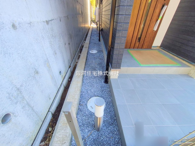 G00397395 千葉県松戸市根木内 新築一戸建て 4480万円 土地面積130.95m² (約39.61坪) 建物面積108.47m² (約32.81坪) 間取り３ＬＤＫ 築年月2025年12月(築１年以内)【外観16】