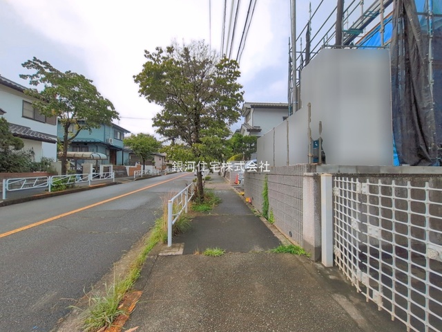G00397408 東京都八王子市北野台３丁目 新築一戸建て 5499万円 土地面積169.06m² (約51.14坪) 建物面積112.41m² (約34.00坪) 間取り４ＬＤＫ 築年月2026年09月(築１年以内)【外観13】