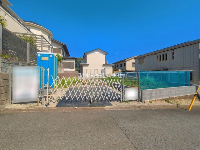 G00397409 神奈川県横浜市金沢区釜利谷西３丁目 新築一戸建て 5980万円 土地面積181.02m² (約54.75坪) 建物面積106.92m² (約32.34坪) 間取り４ＬＤＫ 築年月2027年02月【外観4】