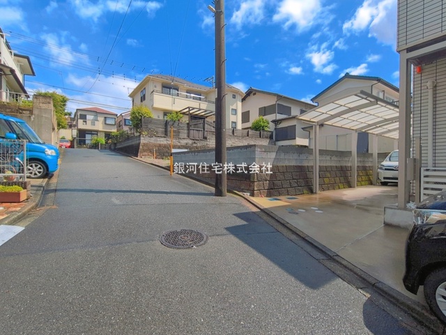 G00397409 神奈川県横浜市金沢区釜利谷西３丁目 新築一戸建て 5980万円 土地面積181.02m² (約54.75坪) 建物面積106.92m² (約32.34坪) 間取り４ＬＤＫ 築年月2027年02月【外観9】