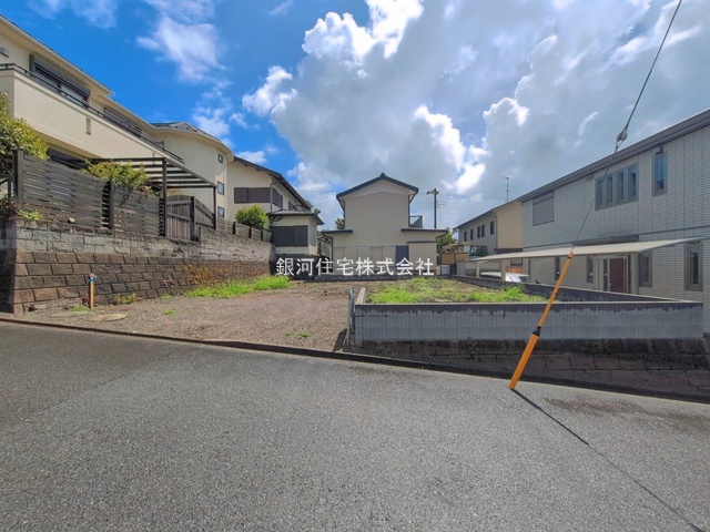 G00397409 神奈川県横浜市金沢区釜利谷西３丁目 新築一戸建て 5980万円 土地面積181.02m² (約54.75坪) 建物面積106.92m² (約32.34坪) 間取り４ＬＤＫ 築年月2027年02月【外観13】