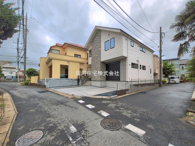 G00397419 千葉県柏市篠籠田 新築一戸建て 4498万円 土地面積122.07m² (約36.92坪) 建物面積105.38m² (約31.87坪) 間取り４ＬＤＫ 築年月2026年05月(築１年以内)【外観3】