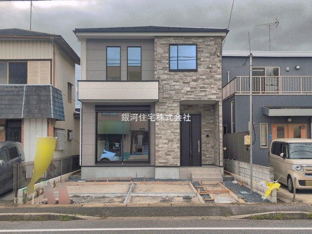G00397433 千葉県流山市加５丁目 新築一戸建て 4698万円 土地面積124.09m² (約37.53坪) 建物面積111.57m² (約33.74坪) 間取り３ＳＬＤＫ 築年月2026年10月【外観2】