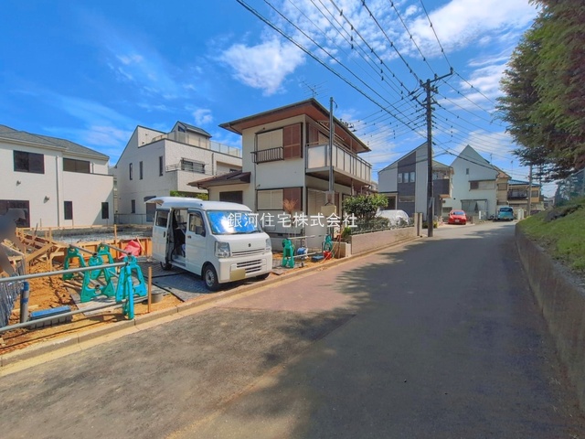 G00397445 千葉県船橋市松が丘２丁目 新築一戸建て 3190万円 土地面積99.44m² (約30.08坪) 建物面積93.98m² (約28.42坪) 間取り４ＬＤＫ 築年月2026年10月【外観8】