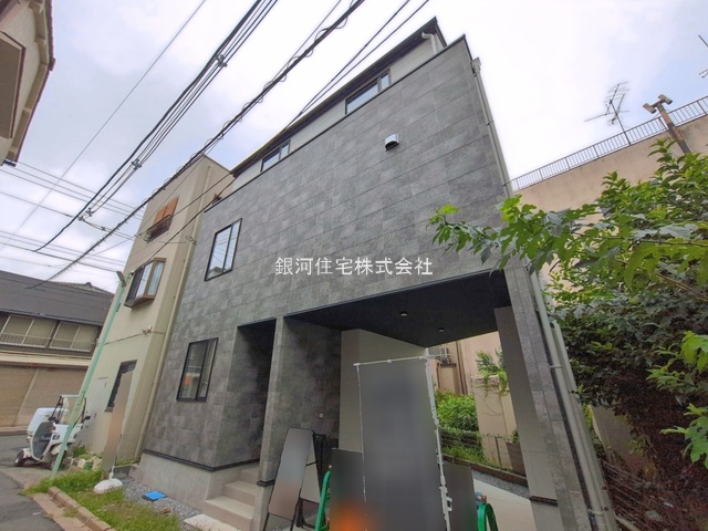 G00398192 東京都荒川区東尾久１丁目 新築一戸建て 8699万円 土地面積54.71m² (約16.54坪) 建物面積106.12m² (約32.10坪) 間取り４ＬＤＫ 築年月2026年05月(築１年以内)