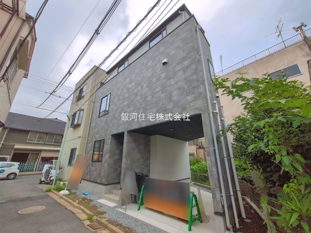 G00398192 東京都荒川区東尾久１丁目 新築一戸建て 8699万円 土地面積54.71m² (約16.54坪) 建物面積106.12m² (約32.10坪) 間取り４ＬＤＫ 築年月2026年05月(築１年以内)【外観14】