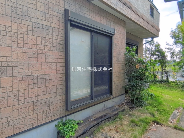 G00398367 千葉県市川市下貝塚３丁目 中古一戸建て 3549万円 土地面積148.78m² (約45.00坪) 建物面積82.66m² (約25.00坪) 間取り４ＬＤＫ 築年月2003年09月(築23年)【外観12】