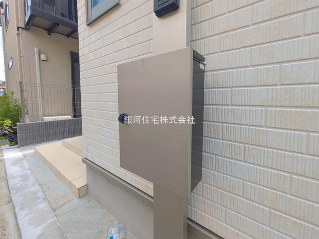 G00398384 千葉県市川市国分６丁目 新築一戸建て 3998万円 土地面積71.24m² (約21.55坪) 建物面積96.88m² (約29.30坪) 築年月2026年07月(築１年以内)【外観13】