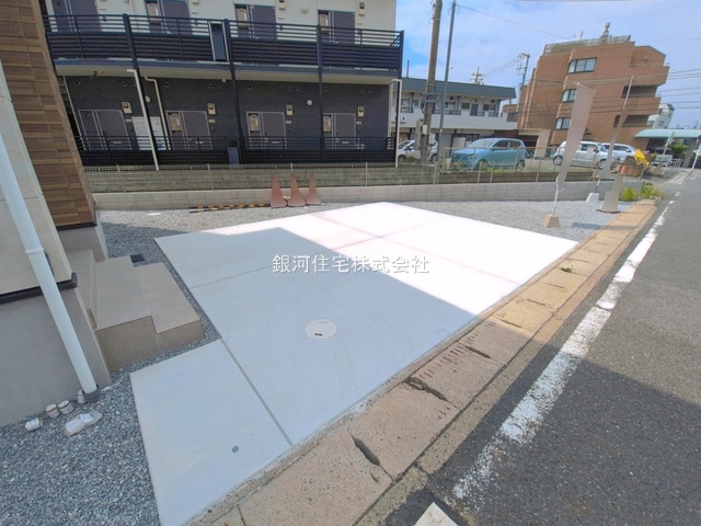 G00398448 埼玉県草加市谷塚町 新築一戸建て 5499万円 土地面積151.51m² (約45.83坪) 建物面積105.54m² (約31.92坪) 間取り４ＬＤＫ 築年月2026年07月(築１年以内)【外観7】
