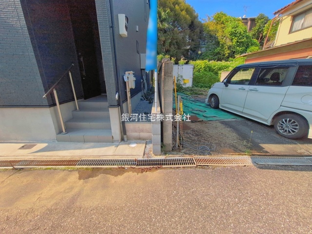 G00398467 千葉県鎌ヶ谷市東道野辺１丁目 中古一戸建て 3199万円 土地面積95.02m² (約28.74坪) 建物面積89.95m² (約27.20坪) 間取り４ＬＤＫ 築年月2023年06月(築3年)【外観7】