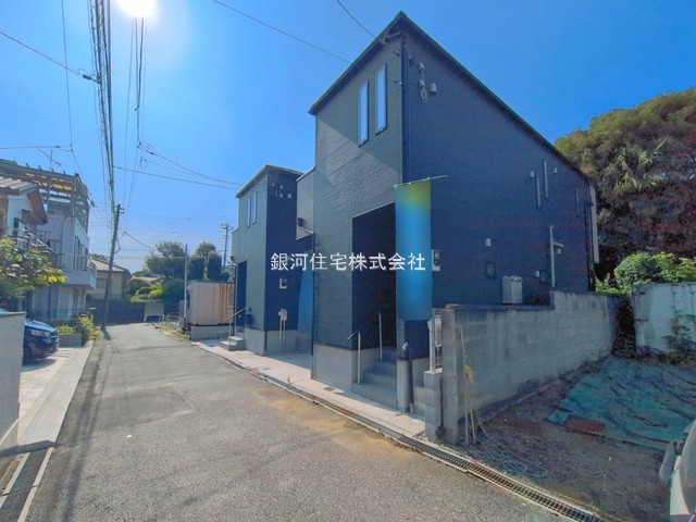 G00398467 千葉県鎌ヶ谷市東道野辺１丁目 中古一戸建て 3199万円 土地面積95.02m² (約28.74坪) 建物面積89.95m² (約27.20坪) 間取り４ＬＤＫ 築年月2023年06月(築3年)【外観8】