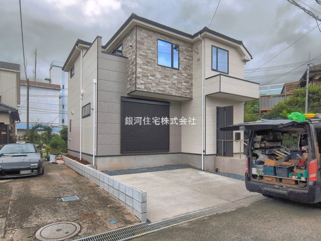 G00398509 千葉県流山市三輪野山１丁目 新築一戸建て 5099万円 土地面積121.30m² (約36.69坪) 建物面積112.32m² (約33.97坪) 間取り３ＳＬＤＫ 築年月2026年09月(築１年以内)【外観2】