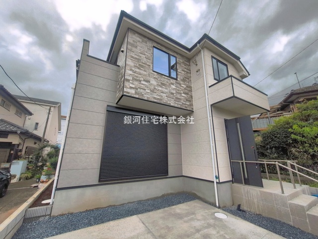 G00398509 千葉県流山市三輪野山１丁目 新築一戸建て 5099万円 土地面積121.30m² (約36.69坪) 建物面積112.32m² (約33.97坪) 間取り３ＳＬＤＫ 築年月2026年09月(築１年以内)【外観4】